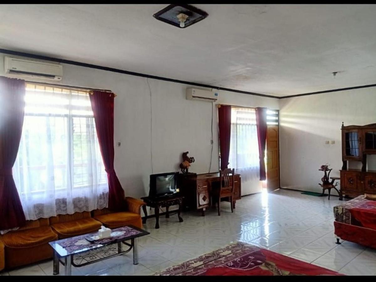 Bali Asri Pacitan Exterior photo