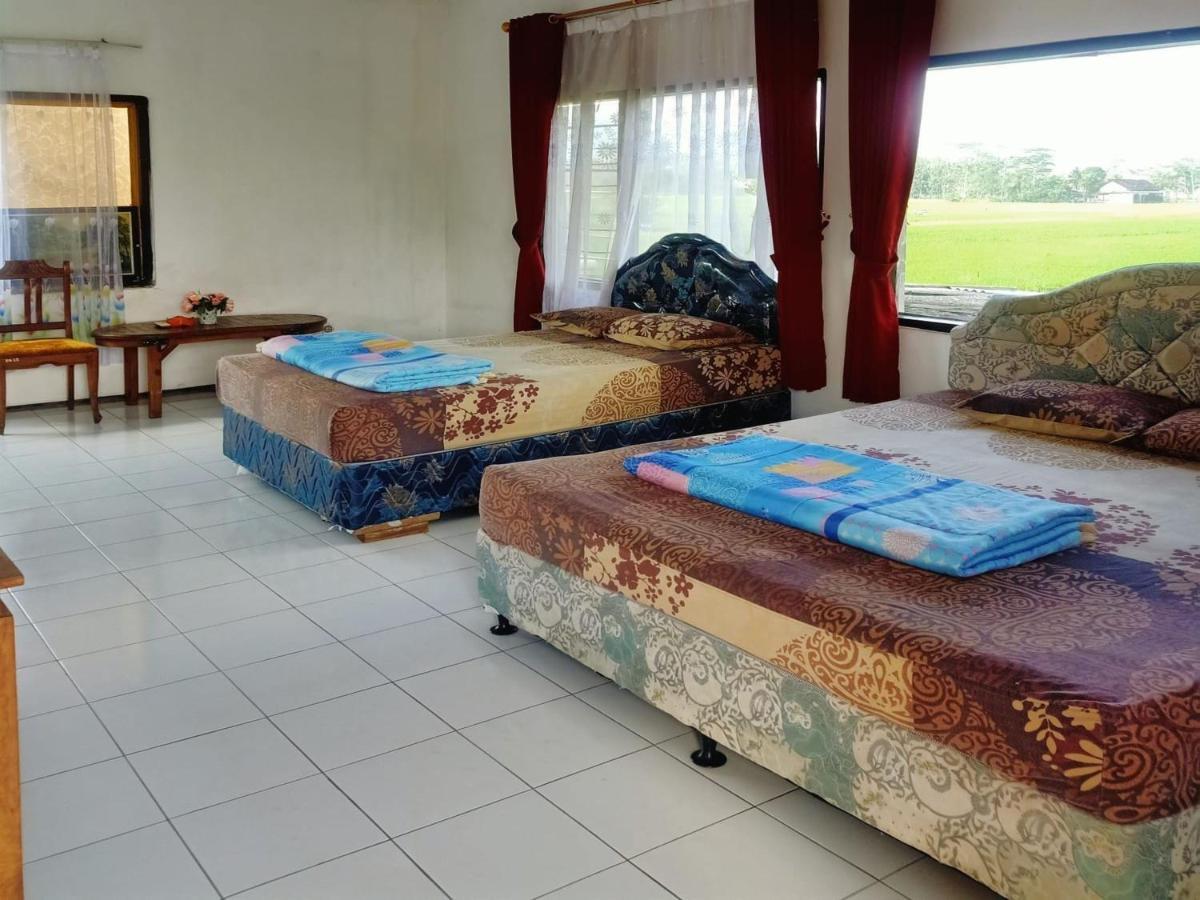 Bali Asri Pacitan Exterior photo