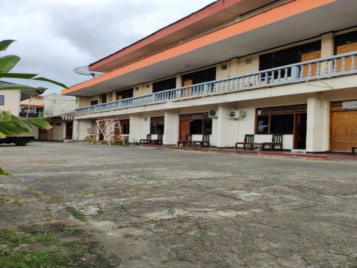 Bali Asri Pacitan Exterior photo